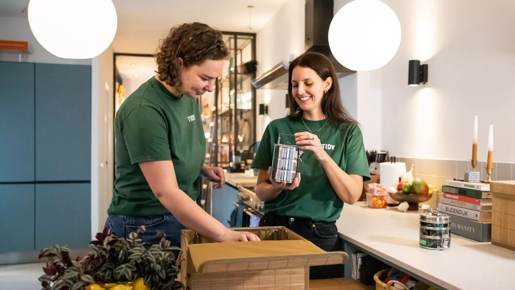 Portret van Linda Aubel en Mette Rasmussen, zij vertellen over hoe zij gebruik maakten van de UWV startersregeling.