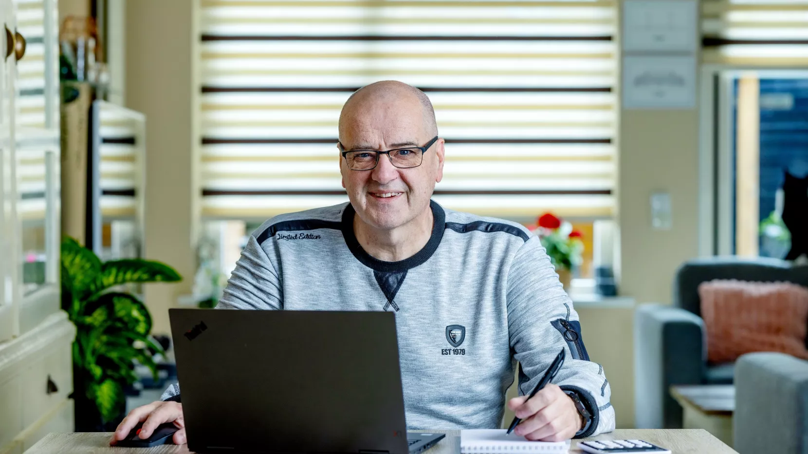 Portret van Rob van der Tuuk, over werken naast de WW