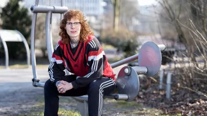 Portret van Senn, die een queer sportschool begint
