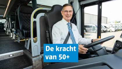 Ruud aan het werk als touringcarchauffeur