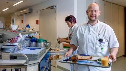 Foto van Gerard. Hij vond zijn roeping met werken bij UMCG.