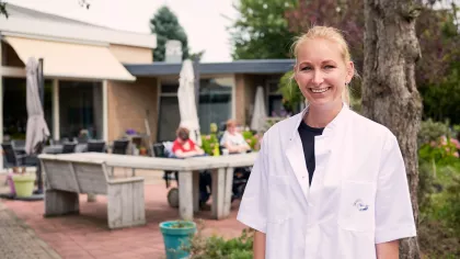 Portret Rilana Stolker, ze vertelt over deeltijdopleiding verpleegkunde