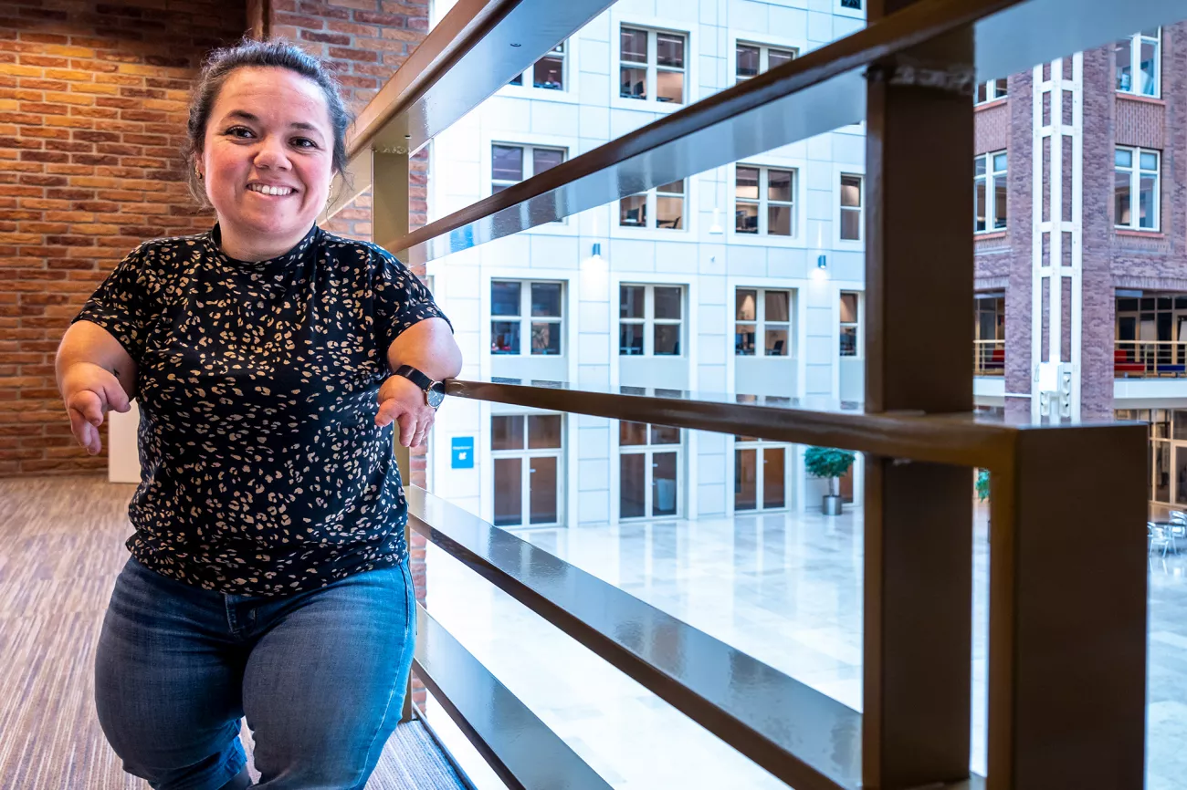 Portret van Stephanie Hendriks, programmaleider bij RVO.