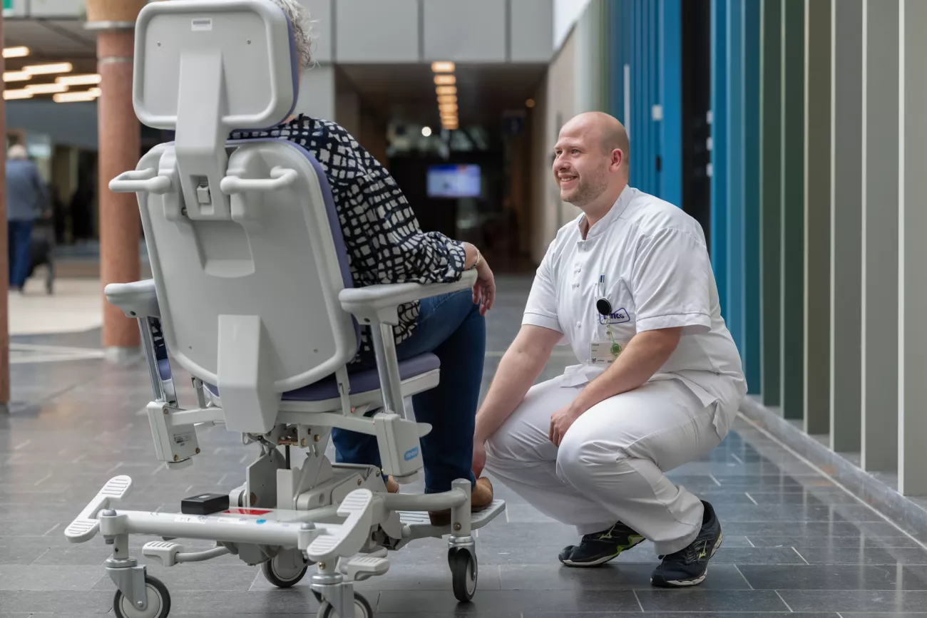 Foto van Gerard aan het werk bij UMCG 