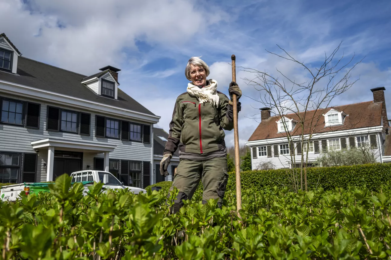 Portret van Janny Smeenge, zij vertelt over haar overstap naar hovenier