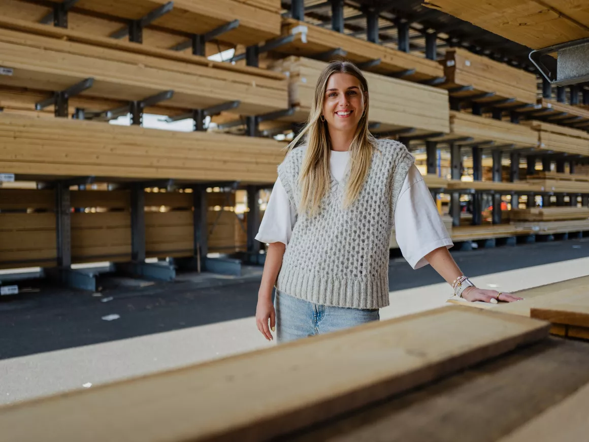 Portret van Michelle Maas, HR manager bij Gooskens Hout